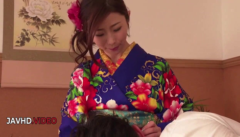 Sexy Kimono-clad Wife Gives Jaw-Dropping Blowjob On Cam with attractive models Ayumi Shinoda, Taro Tanaka 2026/HD