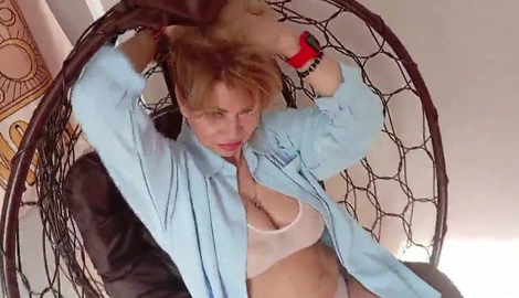 The return of the cool whore Aimee! Cock in her mouth, dildo in her pussy and other jokes of a depraved mature MILF...)) and gorgeous models AimeeParadise, Peter Stone 2026/HD