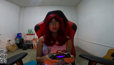Young gamer girl receives semen in her pussy with popular stars Kelly, PdePedro 2026/FullHD