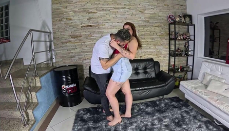 The young girl accepts the challenge and tries to insert a monster toy into her anus. showcasing Binho Ted, Maya Hyuga, Bia Andrade, Helena Gomes, Renan Lopez 2026/FullHD