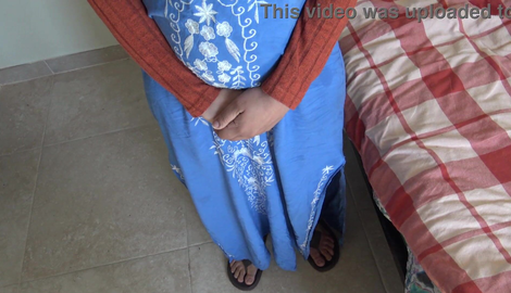A Turkish milf is NOT SCARED to show her hairy pussy to GERMAN TOURIST with internet sensation Stepmommysusan 2026/FullHD