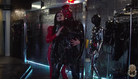 Kates Palace – Rubber Whore – Part 1 with Alissa Noir [Bondage Male, Bondage, Mummification]