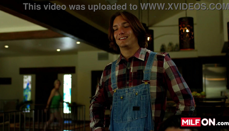 MILFON.com presents: Dee Williams & Axel Haze in Cable Guy Plugs The MILF 2026/FullHD