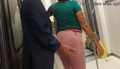Big-bootied girl in leggings, you can see her thong, and I gave her a few kisses on the subway with stunning models Daniela Hentai, Bull Cabinas 2 2026/FullHD