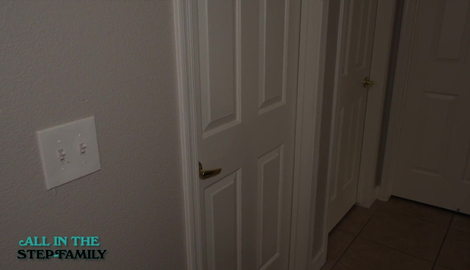StepMom Finally Gets Lucky After Finding Junior In Her Bed! spotlighting Kymber Leigh, Scott Trainor 2026/FullHD