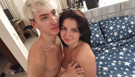 Surprise Bisexual Threesome With Stepdad. Double vaginal, ass to mouth, and creampie with popular models Oliver Strelly, Sandro Jenner, Kira Blooms 2026/FullHD