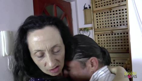 Skinny as fuck but still a milf who will take you to the could nine with viral stars Leslie Taylor, Dieter Von Stein, Spring Flower 2026/FullHD