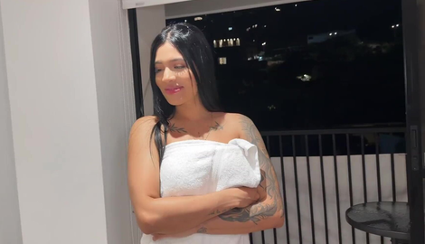 My friend challenges me to a milk bath until I squirt, what a delight! - May Hernandez 2026/FullHD