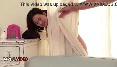 Ameri Koshikawa Strips Nude for Hot Cam Sex Session 2026/HD