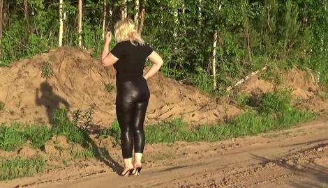 Naked big ass in leather leggings on a walk in the park featuring Roseredrus 2026/HD