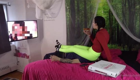 Eating Pizza Watching TV For 20 Minutes While Smothering My Slave with Mistress Alexis