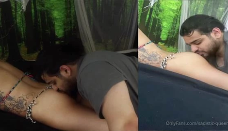 Sweaty Beach Bum Sniffing & Kissing with Mistress Alexis