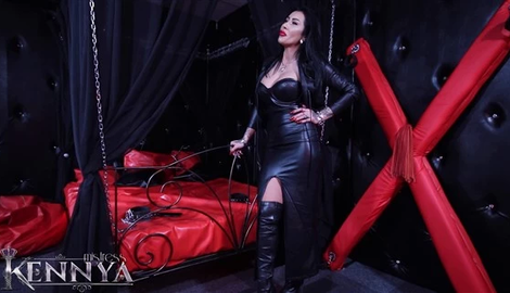 Training by whip with Mistress Kennya