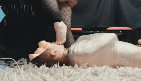 Mistress Laura Coast – My Feet Are The Love Of Your Life