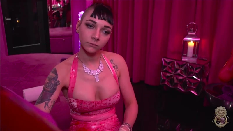 Kates Palace – Das notgeile Pќppchen 2 [CBT, Latex, Rubber]