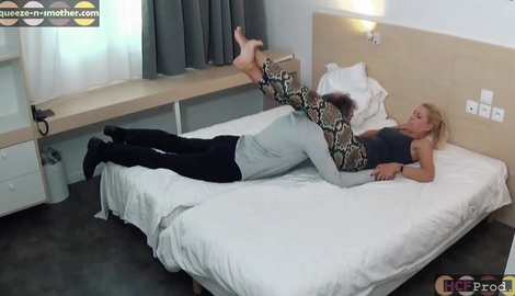 [Femdom 2018] Squeeze n Smother – JENNI CZECH 's ANACONDA LEGS [Mixed Wrestling, Wrestling, Throat Sitting, Submission Hold, Legs]