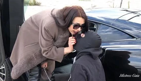 Smoking In Car - Italian Femdom with Mistress Gaia