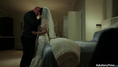 Cuckold Hubby Insists His Newly Wed Wife Penelope Reed Fuck A Man 2026/FullHD