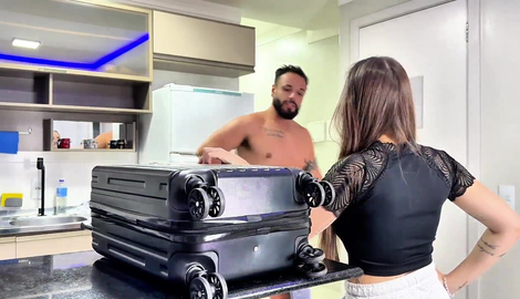 Story of a blonde giving her pussy to a well-endowed stranger in a rented apartment. and gorgeous models AIasmimOliver, LuanGiordano 2026/FullHD