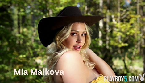 Curvy BBW pornstar MILF blonde Mia Malkova gets wet outdoor 2026/FullHD