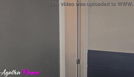 I opened the door in just a towel for the plumber, went to take a shower, the bastard came into the bathroom and fucked my pussy and came in my mouth (FULL VIDEO ON RED) new video with Agatha mama, Japa Loki 2026/FullHD