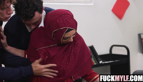 Only HIJABI MILF Knows How to Please 3 COCKS at Once Kiki Daire, Rion King, Josh Rivers, Axel Haze 2026/FullHD