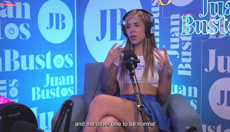 The sizzling blonde MollySmith squirts all over the Sybian machine on Juan Bustos' podcast 2026/FullHD