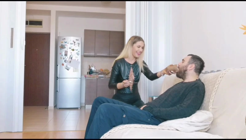 Natalie with Fattening my piggy for the holidays - 2023/HD