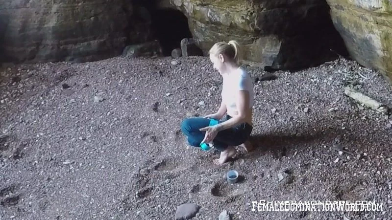 Chimera Bondage – Lucy Lauren in jeans outdoor tape bondage - 2023/HD