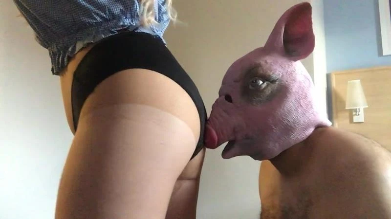 Mistress Laura Coast – Lucky Slave Gets To Worship My Pantyhose, Arse - 2023/HD