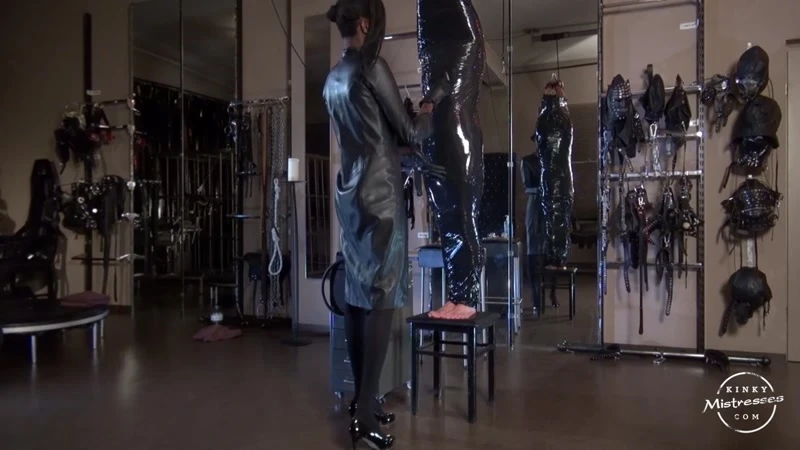 Kinky Mistresses – Black Mamba`s milked Slave with Ebony Lady - 2023/HD