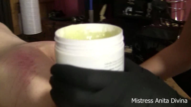 Anita Divina – Double Fisting her Private Property - 2023/HD