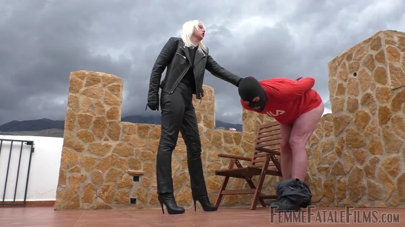 Foot Service Super Part 1 with Divine Heather - 2022/FullHD