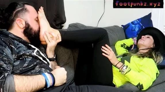 Jerking You With My Sweaty Feet - 2025/FullHD