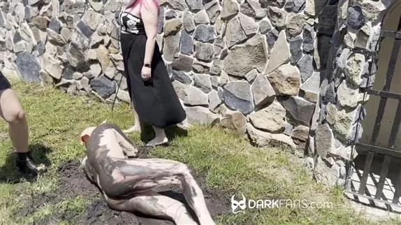 Sadic Sadie - Pig In Mud - 2025/HD