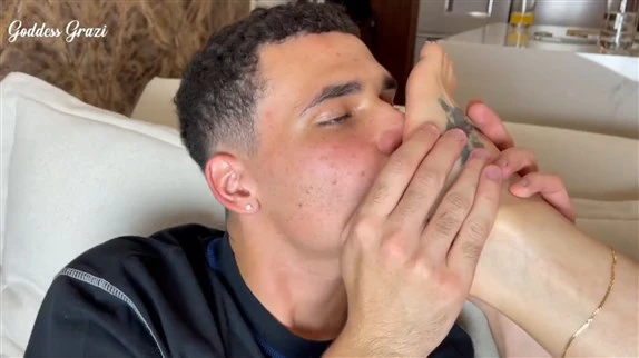 Pedrinho Suck My Stinky Feet with Goddess Grazi - 2025/FullHD