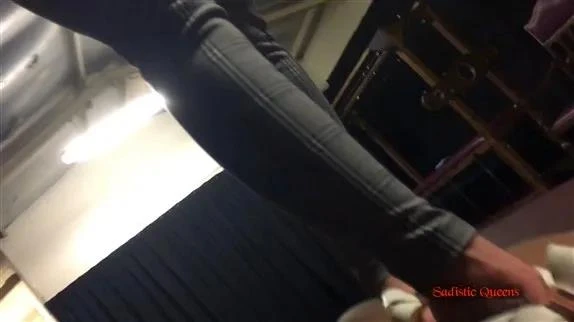 Squishysax - Miss Anna Elite - Flattened Under My Flip Flops with Sadistic Queens - 2025/FullHD