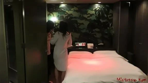 Getting Ready For The Night with Mistress Kym - 2025/HD