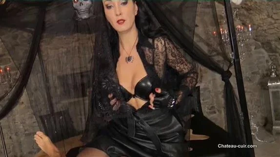 Milked by the black widow - Fetish Liza with Chateau Cuir - 2025/FullHD