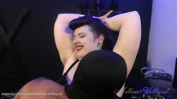 Mxvalleycat - Divine Pits with Mxtress Valleycat - 2025/FullHD
