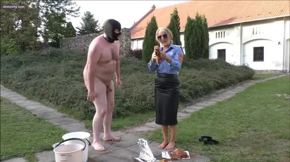 SLAVEPIG FEEDING with Mistress Courtney - 2025/FullHD